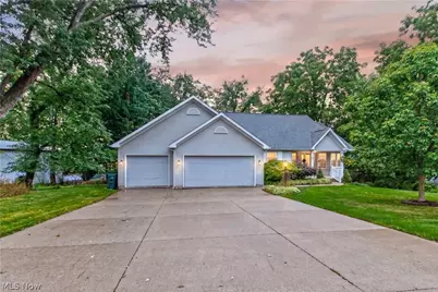 213 Crestland Avenue NW, North Canton, OH 44720 - Photo 2