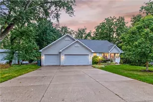 213 Crestland Ave NW, North Canton, OH 44720 - Photo 2