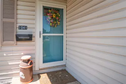 1041 Orchard Avenue NE, North Canton, OH 44720 - Photo 2