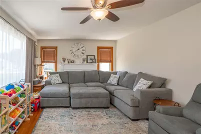 1041 Orchard Avenue NE, North Canton, OH 44720 - Photo 4