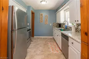 1041 Orchard Ave NE, North Canton, OH 44720 - Photo 10