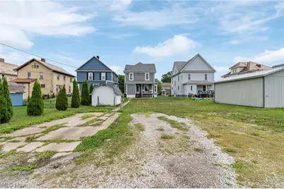 734 Tuscarawas Avenue NW, New Philadelphia, OH 44663 - Photo 32