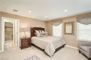 662 Heatherleigh Dr, Akron, OH 44333 - Photo 28