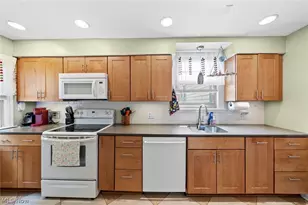 15719 Fernway Ave, Loveland, OH 44111 - Photo 14