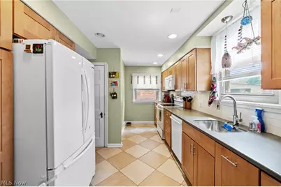 15719 Fernway Avenue, Loveland, OH 44111 - Photo 12