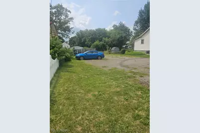 1601 Superior Avenue NE, Canton, OH 44705 - Photo 2