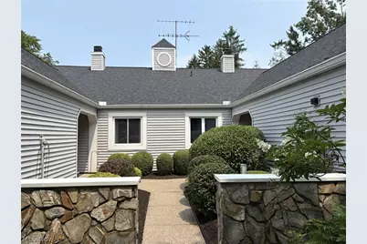 375 Yorktown Place #D2, Vermilion, OH 44089 - Photo 2