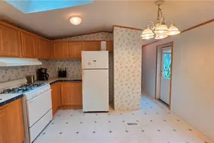 100 Maplegrove Ln, Mentor, OH 44060 - Photo 8