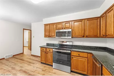 114 Barkwood Drive, Wadsworth, OH 44281 - Photo 18