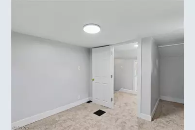 260 E Pace Avenue, Akron, OH 44319 - Photo 26