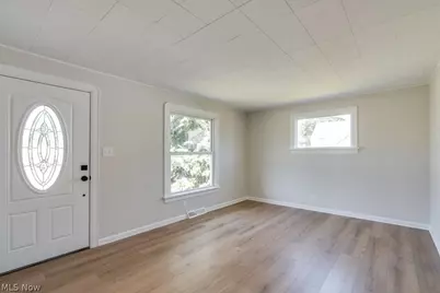 325 Evelyn Avenue, Green Hills, OH 44131 - Photo 8