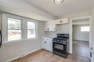 325 Evelyn Ave, Green Hills, OH 44131 - Photo 12