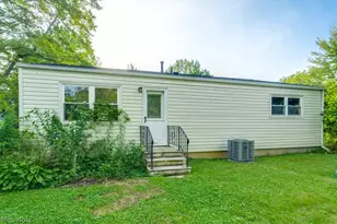 643 Kimberly Cir, Oberlin, OH 44074 - Photo 2