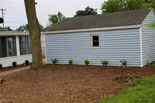 1093 Sutherland Ave, Akron, OH 44314 - Photo 6