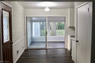 1093 Sutherland Ave, Akron, OH 44314 - Photo 12