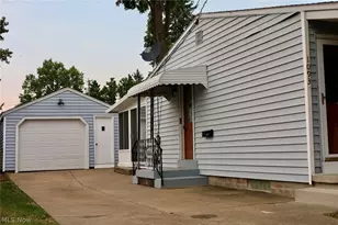 1093 Sutherland Ave, Akron, OH 44314 - Photo 4