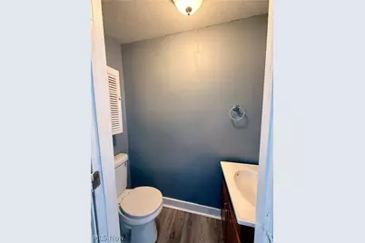 124 W 32nd Street, Lorain, OH 44055 - Photo 8
