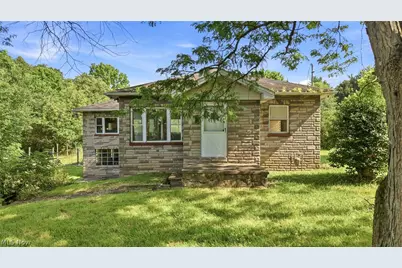 6585 Chestnut Ridge Road, Hubbard, OH 44425 - Photo 1