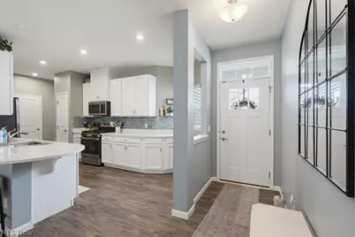 1626 Mud Brook Lane, Akron, OH 44313 - Photo 2