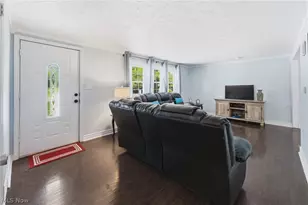 6330 Peach St, Louisville, OH 44641 - Photo 16