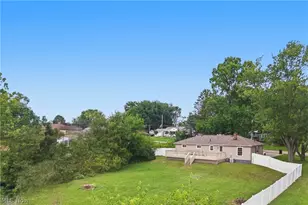6330 Peach St, Louisville, OH 44641 - Photo 12