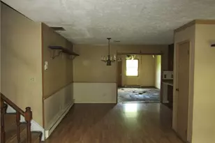 10940 Julie Street NE, Alliance, OH 44601 - Photo 2