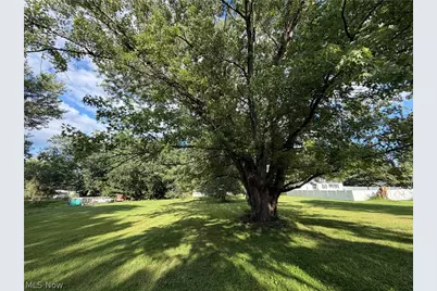 4111 Broadway Avenue NE, Louisville, OH 44641 - Photo 8