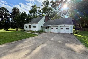 4111 Broadway Ave NE, Louisville, OH 44641 - Photo 2