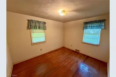 4111 Broadway Avenue NE, Louisville, OH 44641 - Photo 22