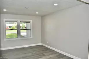 5629 London Dr, Austintown, OH 44515 - Photo 10