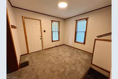 391 E Voris Street, Akron, OH 44311 - Photo 2