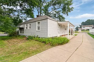 608 Applegrove St NW, North Canton, OH 44720 - Photo 28