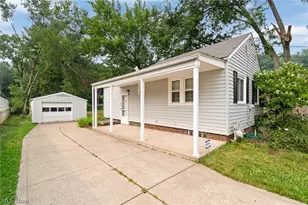 608 Applegrove St NW, North Canton, OH 44720 - Photo 4