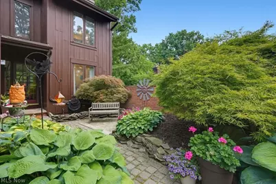 944 Trimble Place, Sagamore Hills, OH 44067 - Photo 4