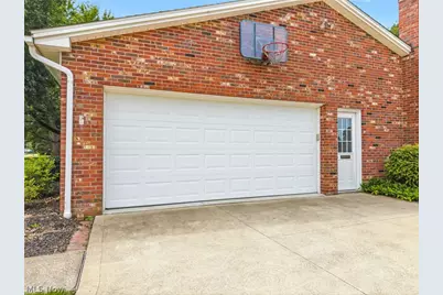 805 Fair Oaks Avenue SW, North Canton, OH 44720 - Photo 32