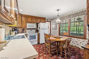 805 Fair Oaks Ave SW, North Canton, OH 44720 - Photo 12