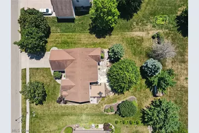 11547 Grand Valley Drive NW, Uniontown, OH 44685 - Photo 8