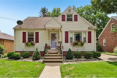394 E Park Avenue, Barberton, OH 44203 - Photo 1