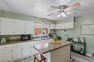394 E Park Ave, Barberton, OH 44203 - Photo 10