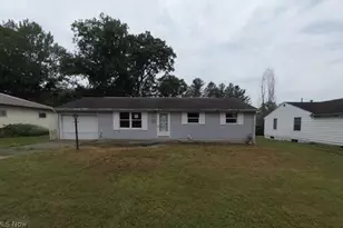 229 Crowley St, Roseville, OH 43777 - Photo 1