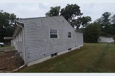229 Crowley Street, Roseville, OH 43777 - Photo 2
