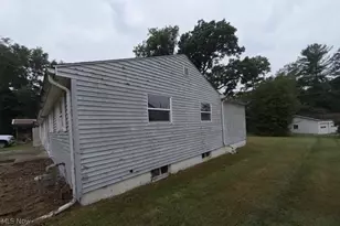 229 Crowley St, Roseville, OH 43777 - Photo 2