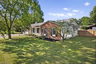 586 Brookpark Dr, Cuyahoga Falls, OH 44223 - Photo 1