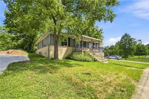 178 Groveland St, Oberlin, OH 44074 - Photo 2