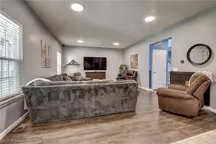 3059 Stonehurst Rd, Green, OH 44685 - Photo 6