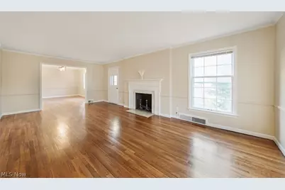 19208 Chagrin, Huber Heights, OH 44122 - Photo 2