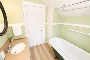 684 Dayton St, Akron, OH 44310 - Photo 24