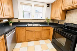 684 Dayton St, Akron, OH 44310 - Photo 16