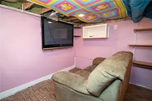107 Broad St, St Clairsville, OH 43950 - Photo 28