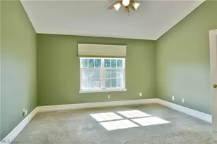 10420 Carrie Dr, New Middletown, OH 44442 - Photo 32
